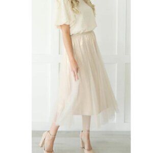 NWT- ADULT- IVORY TULLE SKIRT SIZE S/M